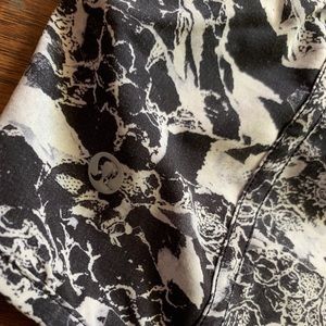 Lululemon Tracker Short V 4” size 4